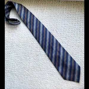 Tie- like new- 2 for $16